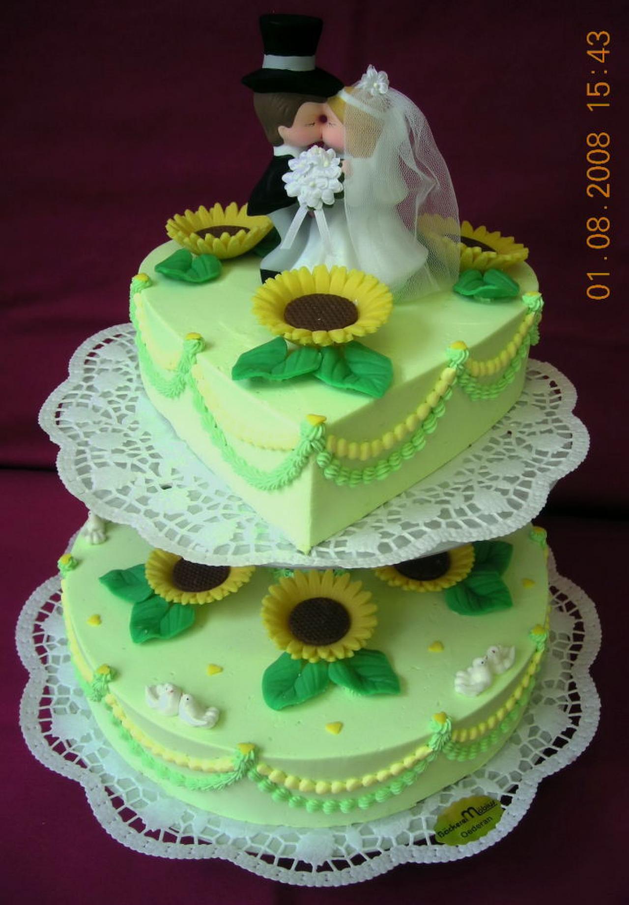 H.E.22 Etagen- Hochzeitstorte mit Sonnenblumen