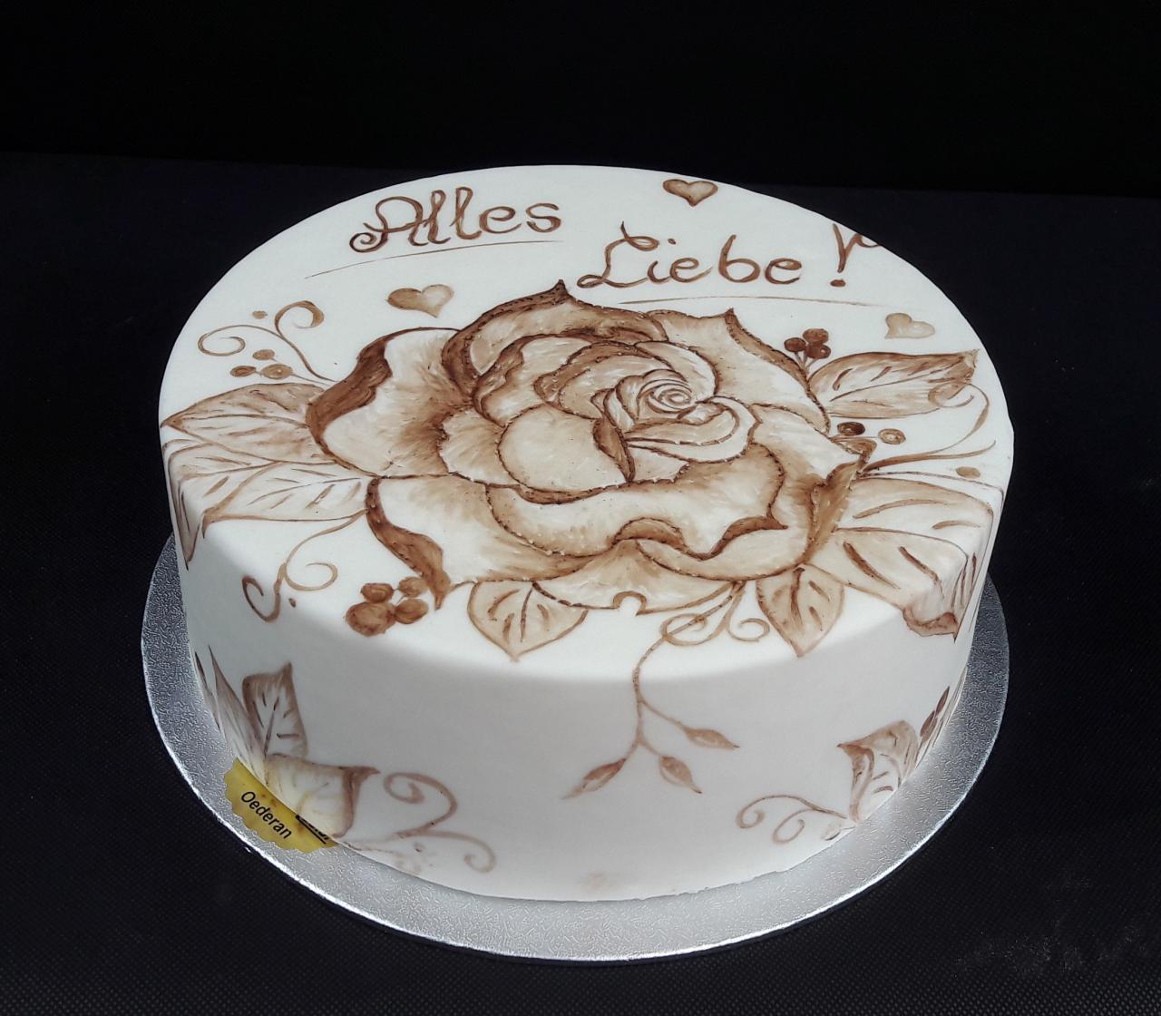 P.4 Torte mit Kakaomalerei